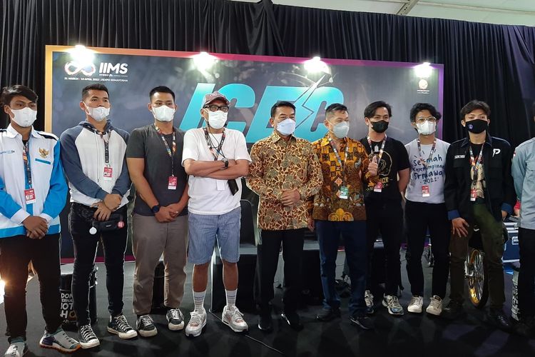 Kepala Staf Kepresidenan (KSP) Moeldoko hadir ke ajang pameran Indonesia International Motor Show (IIMS) Hybrid 2022 pada Jumat (8/4/2022) sore.