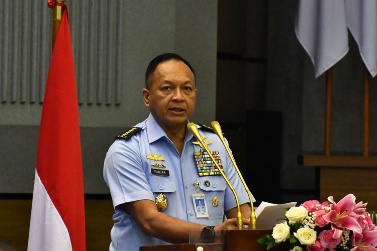 Kepala Staf TNI Angkatan Udara (KSAU) Marsekal TNI Fadjar Prasetyo memberi sambutan pada peluncuran prangko Pahlawan Nasional TNI AU di Jakarta, Senin (4/12/2023). Prangko Pahlawan Nasional TNI AU dicetak dalam bentuk fullsheet serta Sampul Hari Pertama (SHP), terdiri dari empat desain yang merupakan visualisasi dari Marsekal Muda Anumerta Abdulrachman Saleh, Marsekal Muda TNi A. Adisutjipto, Marsekal Muda TNI Anumerta Halim Perdana Kusuma dan Marsekal TNI Anumerta Iswahjudi. ANTARA FOTO/ Fakhri Hermansyah/aww.