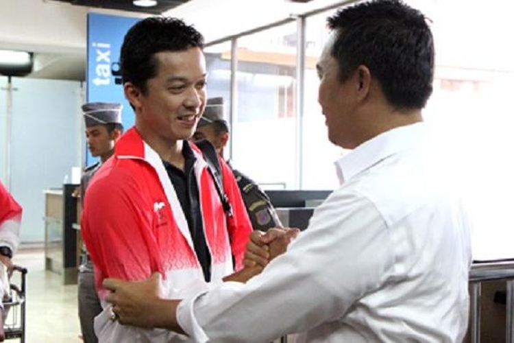 Menpora Imam Nahrawi menyambut Taufik HIdayat yang datang bersama tim bulu tangkis.