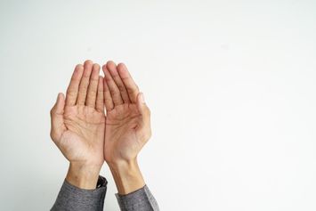 Doa Meluluhkan Hati Seseorang Beserta Artinya