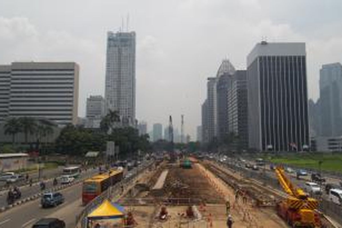 Lokasi proyek pembangunan mass rapid transit di Jalan Sudirman, Jakarta