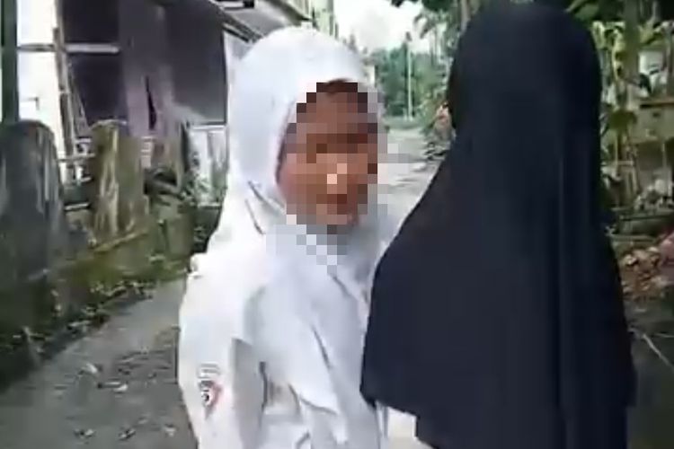 Seorang siswi SD Negeri 91 Waiheru Ambon merundung temannya viral di media sosial, Senin (3/6/2024).