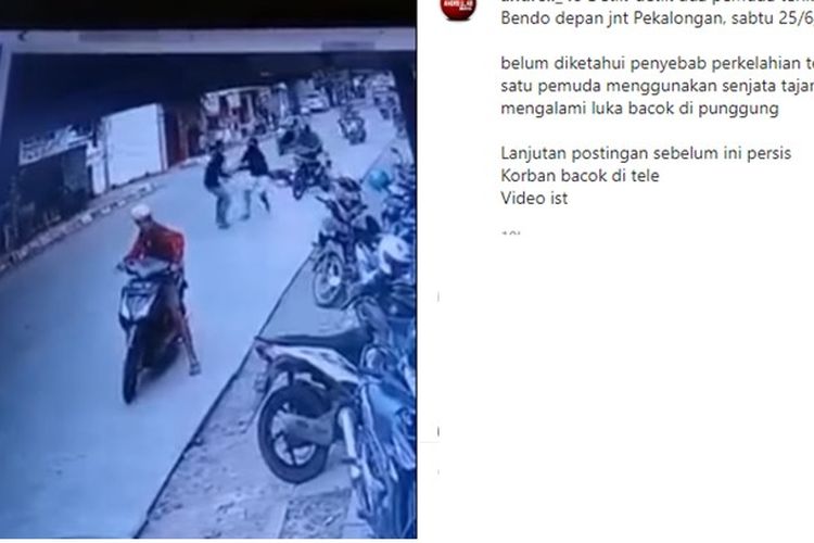 Viral dua orang baku hantam di jalan raya di Pekalongan