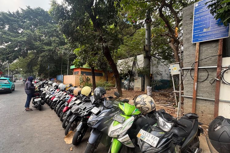 Jukir Resmi Taman Sumenep Tarik Rp 5.000 untuk Motor, Pemkot Jakpus: Tarifnya Rp 2.000