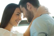 Berapakah Jarak Usia Paling Ideal untuk Pasangan Suami Istri? 