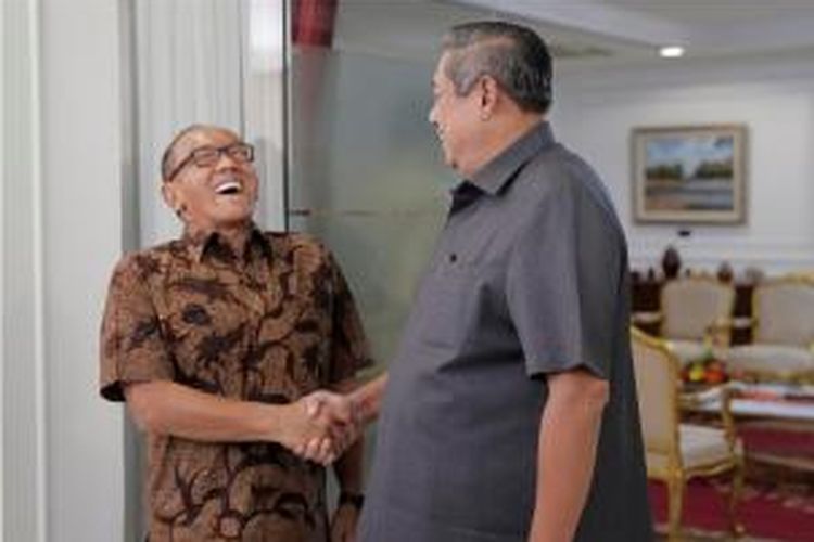 Presiden SBY menerima Ketua Umum Partai Golkar Aburizal Bakrie dan fungsionaris lainnya, di Kantor Presiden, Rabu (14/5) sore. (foto: abror/presidenri.go.id)
