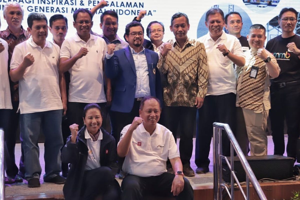 Nota kesepahaman PMMB ditandatangani Menteri Riset, Teknologi, dan Pendidikan Tinggi Mohamad Nasir dan Menteri BUMN Rini Soemarno di Gedung Mandala, Universitas Siliwangi, Kota Tasikmalaya, Rabu (20/3/2019).