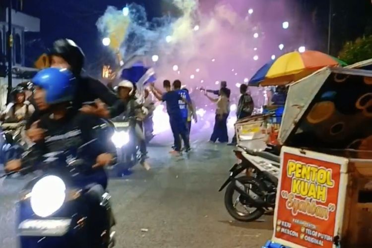 Bobotoh Padati Alun-alun Subang untuk 