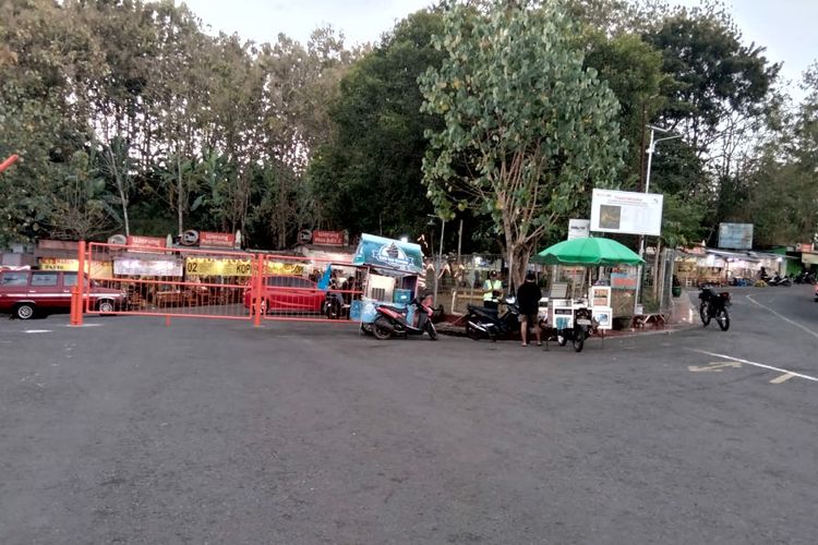 Penutupan Jalan Bendungan Lahor Ancam Ratusan UMKM, Camat Selorejo: Mohon Ditunda