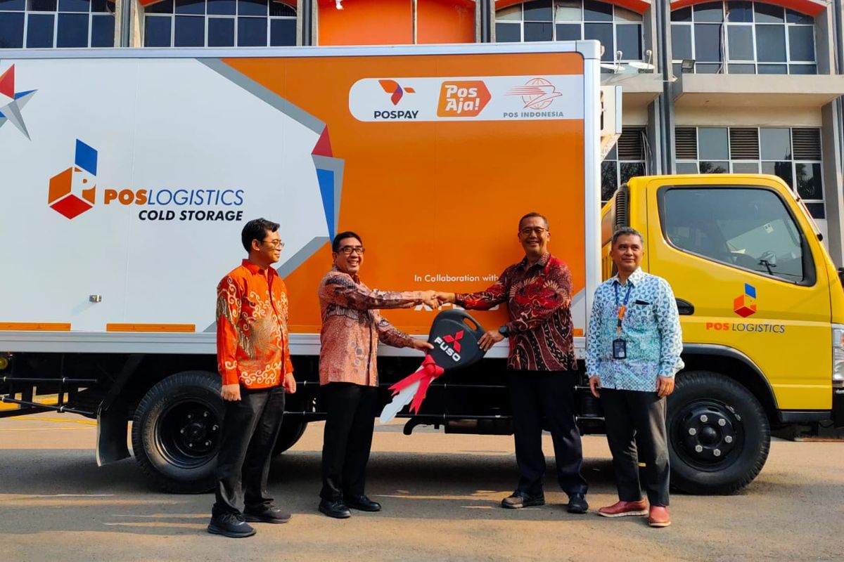 Mitsubishi Fuso Melakukan Serah Terima Unit Demo Truk 
Fuso Canter Cold Chain kepada PT. Pos Logistik Indonesia
