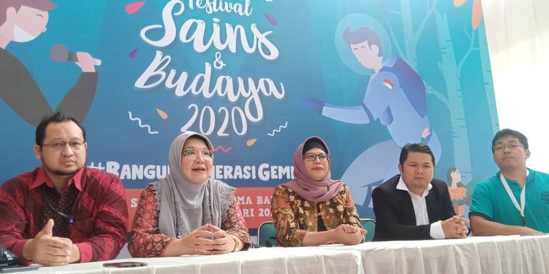 Festival Sains dan Budaya (FSB) 2020 merupakan penggabungan antara kompetisi ISPO (Indonesian Science Project Olimpad) dan OSEBI (Olimpiade Seni dan Bahasa Indonesia) berlangsung 21-23 Februari 2020 di Sekolah Kharisma Bangsa, Tangerang Selatan.