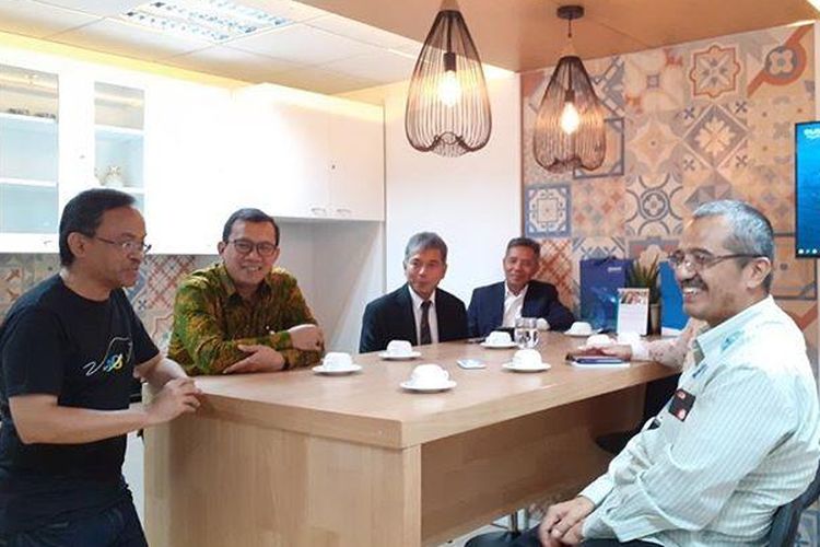 Direktur Utama PT Bank Rakyat Indonesia  (Persero) Tbk Sunarso dalam acara CEO Talks Kompas100 di Menara Kompas, Jakarta, Senin (9/3/2020).