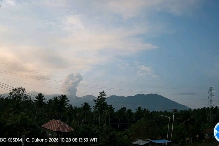 Gunung Dukono Erupsi Rabu Pagi, Kolom Abu Capai 1.200 Meter di Atas Puncak