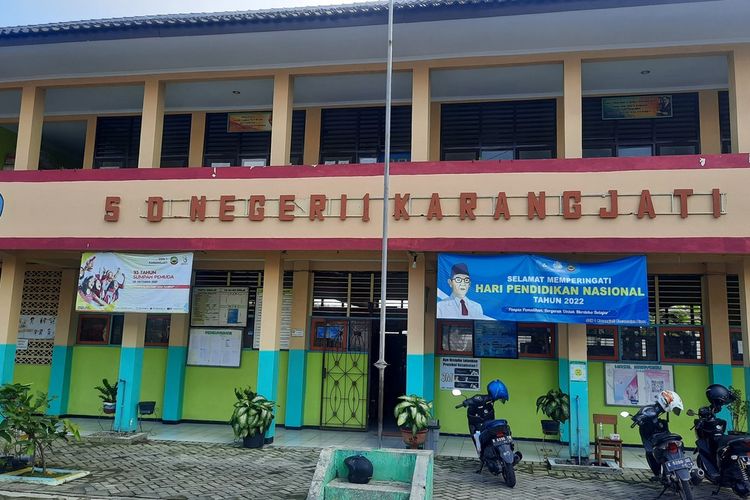 SDN 1 Karangjati yang berlokasi di jalan GOR Mustika, Kecamatan Blora