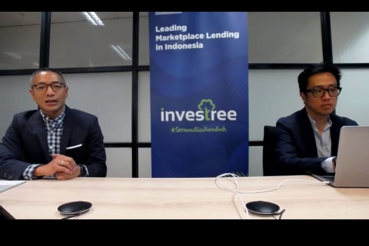  CEO dan Co-Founder Investree, Adrian Gunadi bersama dengan CEO Bri Ventures, Nicko Widjaja 