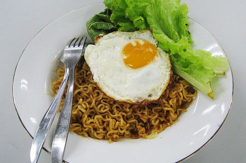 Dianggap Penyebab Penyakit, Berikut Cara Aman Makan Mie Instan