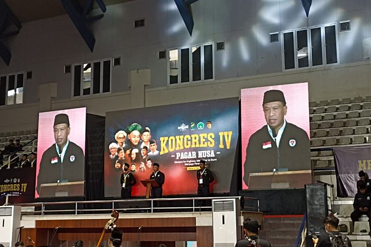 Menteri Pemuda dan Olahraga (Menpora) RI Zainudin Amali memberikan sambutan dalam membuka Kongres Pagar Nusa IV di Padepokan Pencak Silat TMII, Jakarta Timur, Senin (5/12/2022). 