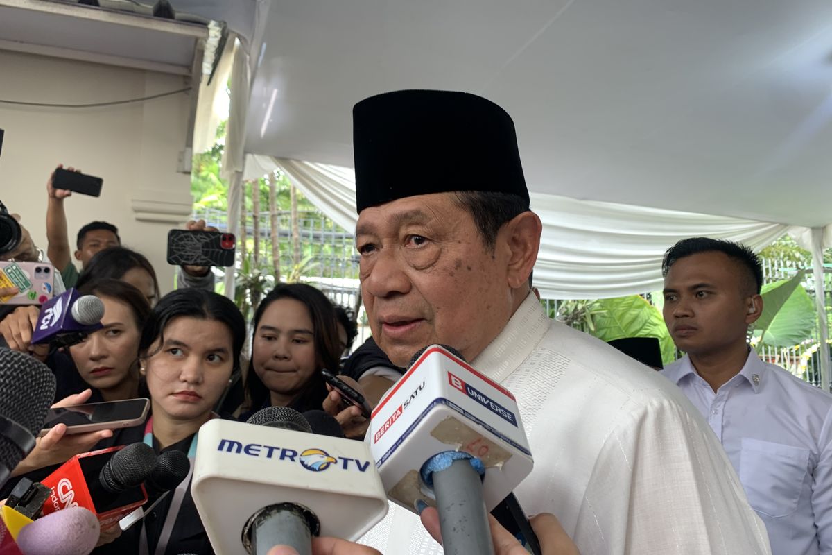 Melayat Titiek Puspa, SBY: Beliau Pahlawan Kebudayaan dan Kesenian