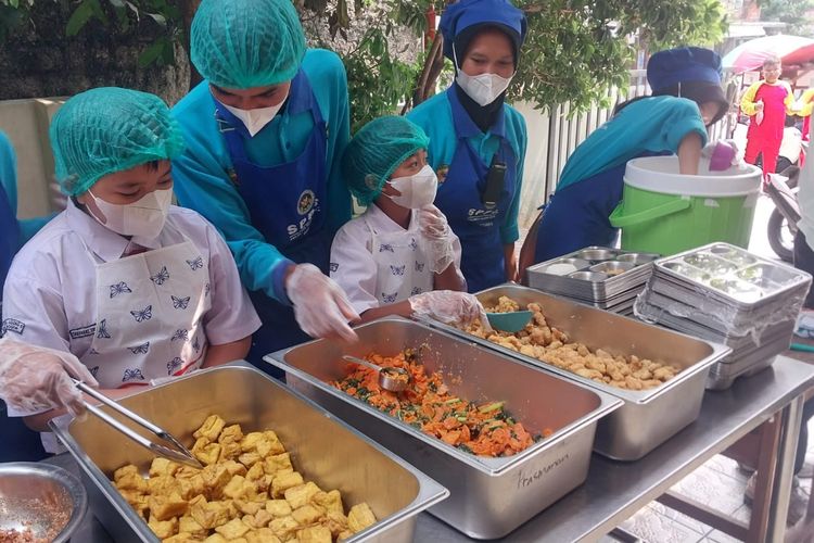 Pembagian MBG Prasmanan Dinilai Lebih Lama, KPPG Bogor Evaluasi agar Tak Ganggu Jam Belajar
