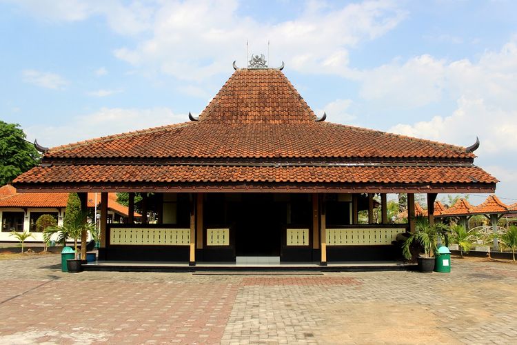 Joglo merupakan rumah adat dari provinsi