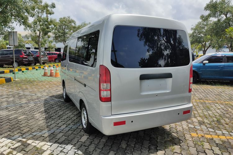 lihat lagi desain eksterior carry minibus kreasi karoseri