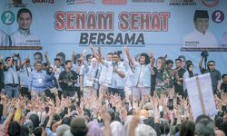 Senam Sehat Bareng Warga, Andra Soni Paparkan Program Sekolah Gratis hingga Antikorupsi