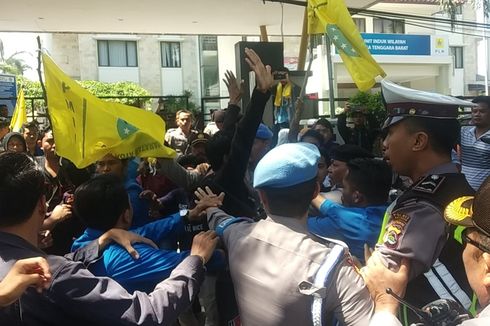 Kesal Ada Pemadaman Listrik Bergilir, Mahasiswa Demo PLN NTB