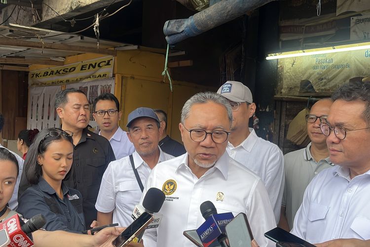 Zulhas dan Mendag Ke Pasar Minggu, Cabai Rawit Masih Rp 100.000 Per Kilo