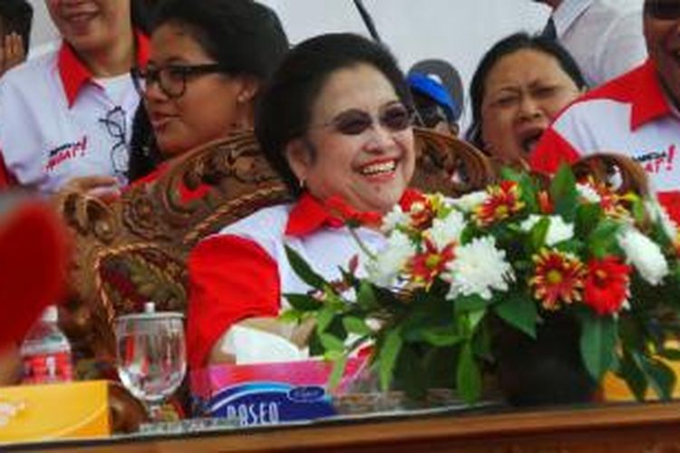 Ketua Umum DPP PDI Perjuangan Megawati Soekarnoputri dalam kampanye terbuka di alun-alun Kota Sukoharjo, Jawa Tengah, Sabtu (5/4/2014).