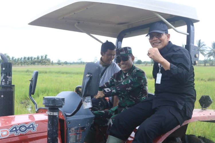 Penjabat Gubernur Sumatera Selatan Agus Fatoni berupaya agar sektor pertanian di Sumsel terus berkembang.

