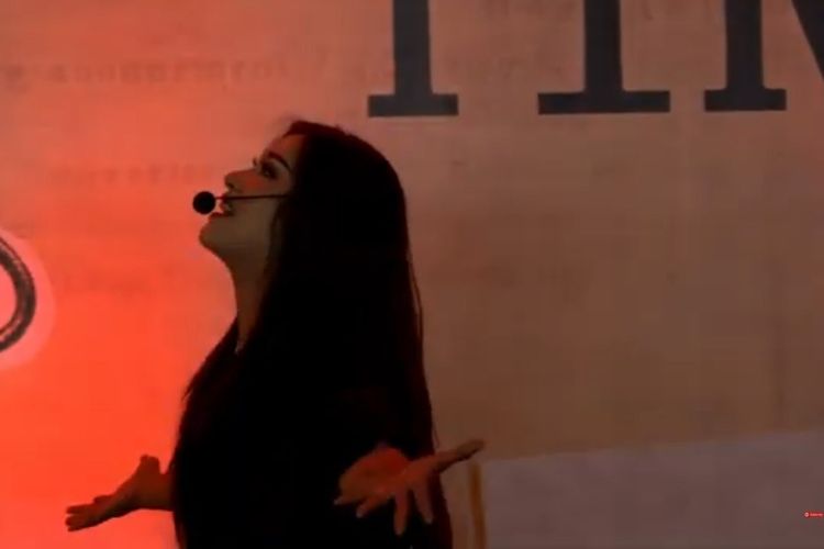 Dari Pentas Teater ke Panggung Kehidupan: Una dan Kedaulatan atas Diri Sendiri