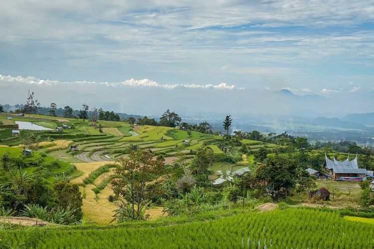 Desa Wisata Nagari Pariangan di Kabupaten Tanah Datar, Sumatera Barat. 