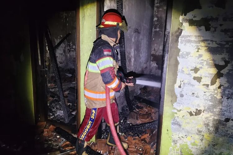 Rumah Terbakar Saat Tidur, 2 Bocah di Pekalongan Selamat Usai Terjang Api