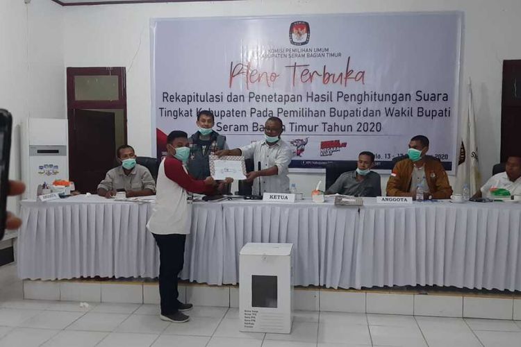 Komisi Pemilihan Umum (KPU) Seram Bagian Timur akhirnya merampungkan rekapitulasi penghitungan suara Pilkada Seram Bagian Timur dalam rapat pleno terbuka, Jumat dinihari (18/12/2020)