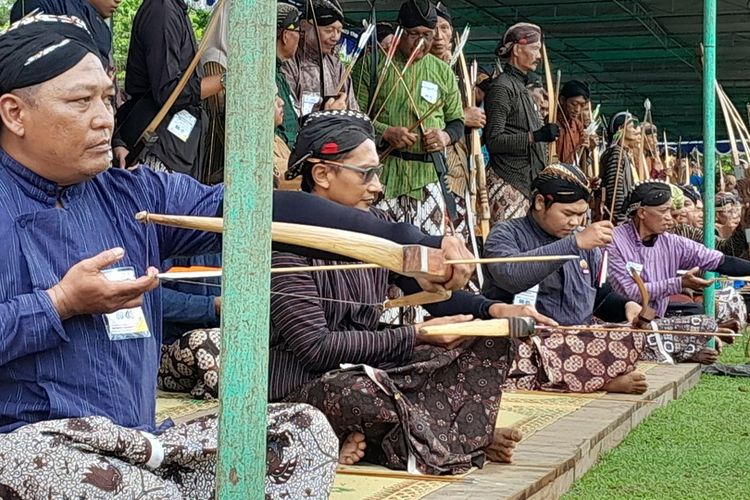 Kemeriahan Gladhen Hageng Jemparingan Nasional 2025 di Kulon Progo, Daerah Istimewa Yogyakarta.