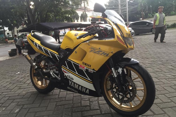 Cara Meminang Motor Sport Retro Yamaha TZM 150