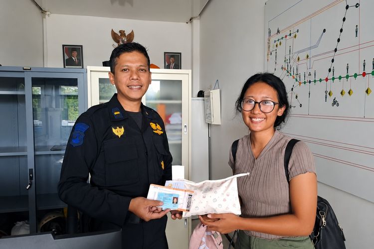 Ratusan Barang Tertinggal di Kereta Jember, Ponsel Rp15 Juta Kembali ke Pemilik