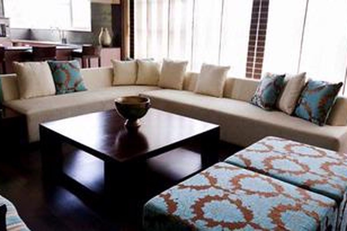 Penciptaan suasana dapat dengan mudah dilakukan dengan pemilihan soft furnishing yang tepat. Penentuannya dapat dilakukan melalui pemilihan pada jenis, warna, pola, dan teksturnya.