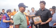 Bupati Jembrana Beri Penghargaan 22 Nelayan dan Relawan Penolong Korban KMP Tunu Pratama Jaya