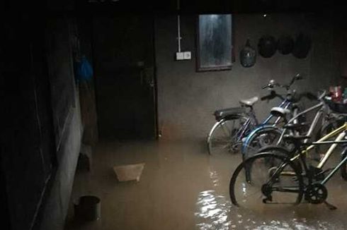 Seluruh Akses Menuju Kelapa Gading Terendam Banjir