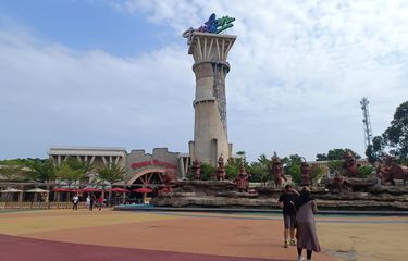 Suasana di dalam Dunia Fantasi, Ancol, Jakarta Utara, Sabtu (6/5/2023).