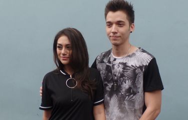 Celine Evangelista dan Stefan William diabadikan di studio TransTV, Mampang, Jakarta Selatan, Selasa (14/2/2017)