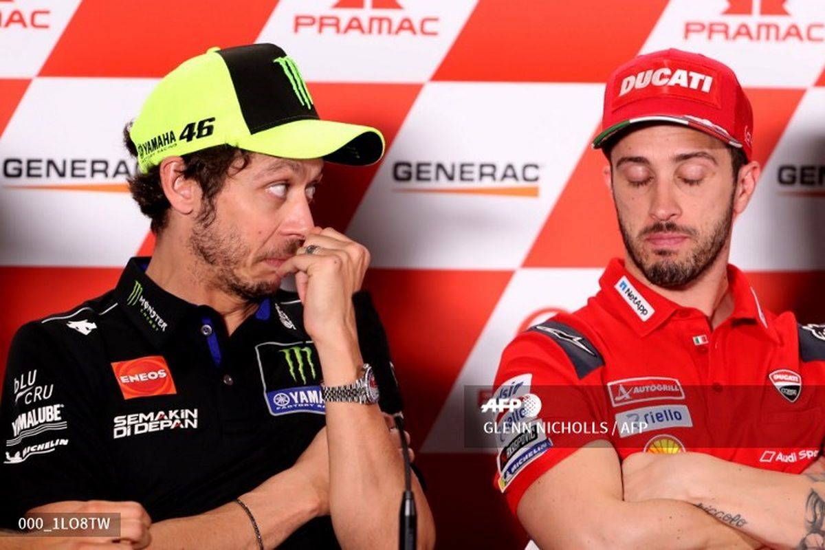 Dua rider MotoGP, Valentino Rossi (kiri) dan Andrea Dovizioso (kanan).