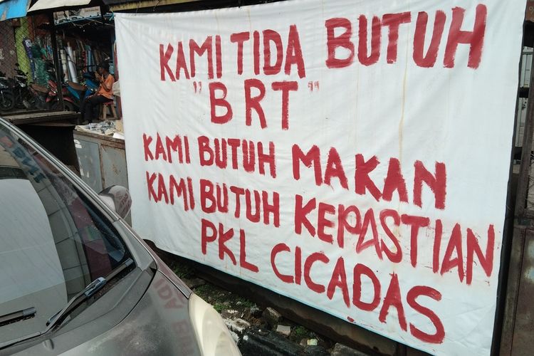 Pasang Surut PKL Cicadas: Bertahan Sejak Zaman Belanda, Kini Terhimpit Proyek Transportasi