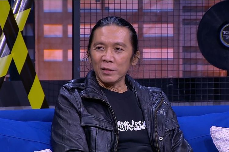 Bimbim dalam acara Tonight Show Premiere yang dipandu Vincent dan Desta