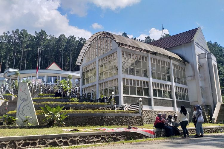 Ilustrasi Kebun Raya Baturraden di Purwokerto, Kabupaten Banyumas, Jawa Tengah.