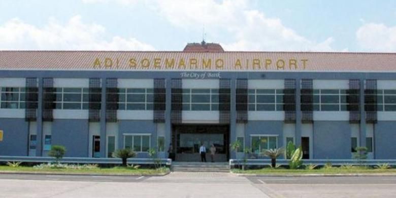 Bandara Adi Sumarmo, Solo.