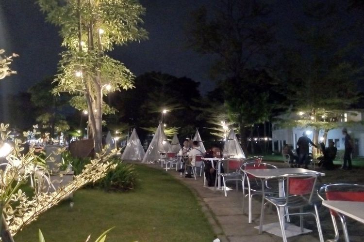 Cafe Tenda Surabaya