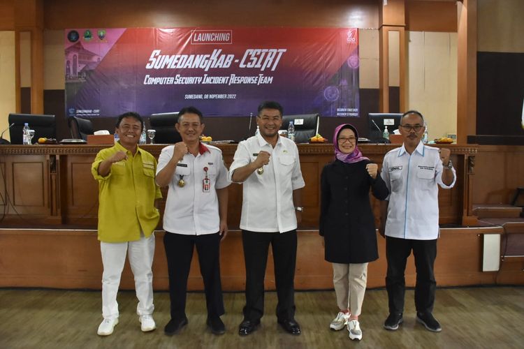 Pemerintah Kabupaten (Pemkab) Sumedang launching SumedangKab-CSIRT atau Computer Security Incident Response Team (CSIRT) di Aula Tampomas, Sumedang, Jawa Barat, Selasa (8/11/2022).