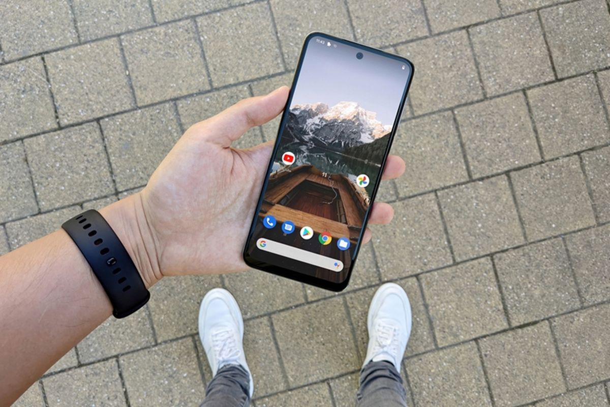 Smartphone Redmi Note 9 Pro dilengkapi dengan kamera belakang sebanyak 4 buah, masing- masing memiliki resolusi 64 MP, 8MP, 5 MP dan 2 MP. 